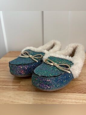 Cat & Jack Girls Paige Moccasin Slippers, size 4